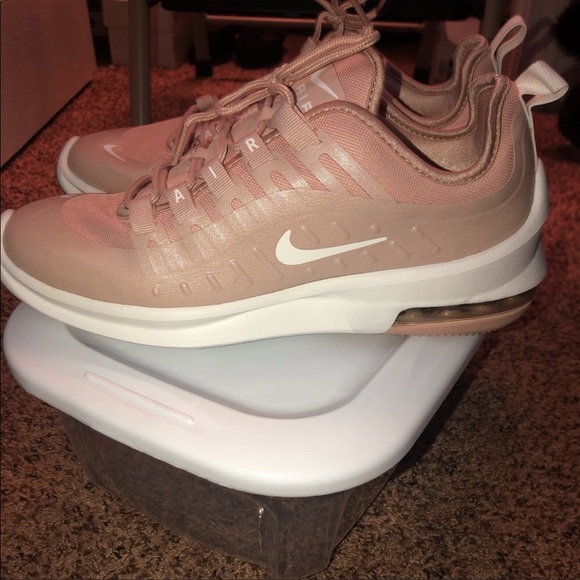 Nike Shoes - Nike air max axis size 8.5